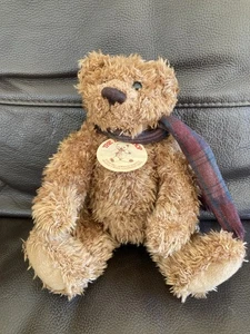 THE BEAR SHOP NORWICH HAKEN TEDDYBÄR GELENKT SCRUFFY ENTZÜCKENDER BÄR SEHR GUTER ZUSTAND SCHAL - Bild 1 von 5