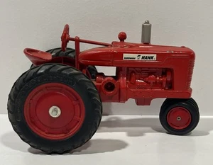 1/16 Farmall M Hardware Hank Diecast Tractor - Picture 1 of 7