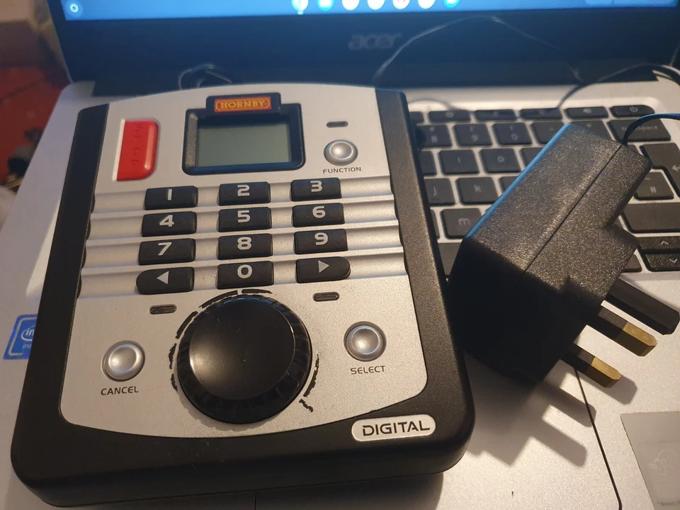 HORNBY DCC R8213 SELECT DIGITAL CONTROLLER - Image 1 of 1