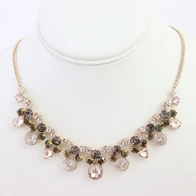 Collar Givenchy Nuevo con Etiquetas Brillo Estrás Tono Dorado Precio de venta sugerido por el fabricante 98 USD Rosa Negro Gris Transparente Foto 1 de 4