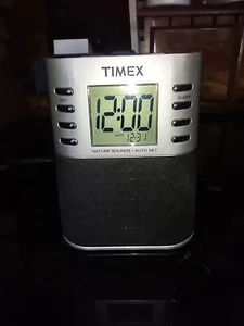 Timex T307S LCD Digital AM FM Dual Alarm Clock Radio w/ Preset And Nature Sounds - Picture 1 of 7