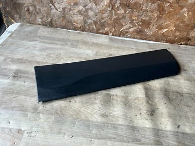 LAND ROVER DISCOVERY SOPRT OEM 15-20 TAMPA DO PAINEL DE ACABAMENTO DA PORTA TRASEIRA DIREITA - Imagem 1 de 3