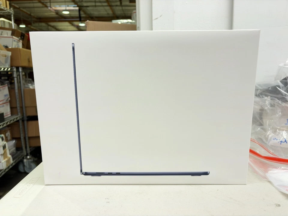2023 Apple MacBook Air 15.3" M3 4.0GHz 16GB RAM 512GB SSD Midnight A3114