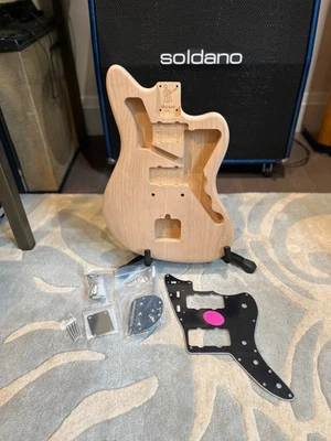 NOS Warmoth Fender Jazzmaster Body Tremolo 桥式护板及颈板 — 第 1/4 张图片