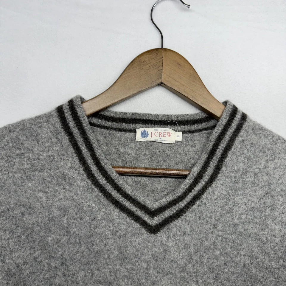 Suéter feminino vintage J Crew pequeno cinza lã de cordeiro gola V listrada - Imagem 1 de 4