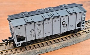 HO Scale Covered Hopper Chesapeake & Ohio #1143 Gray/Black - Picture 1 of 3