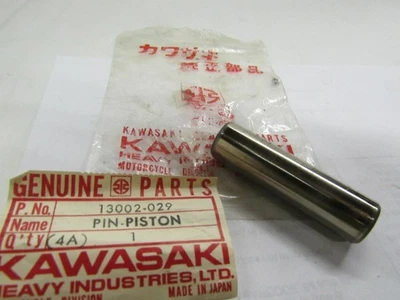 Peça de pino de pistão original Kawasaki KZ 400 KZ400 NOVO EM FOLHA 1974-1978 13002-029 NOVO - Imagem 1 de 4