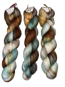 Hilo Babette Miss Babs 65% Lana Merino 35% Seda Tussah 400 Yardas x3 Tesoro Perdido - Imagen 1 de 7