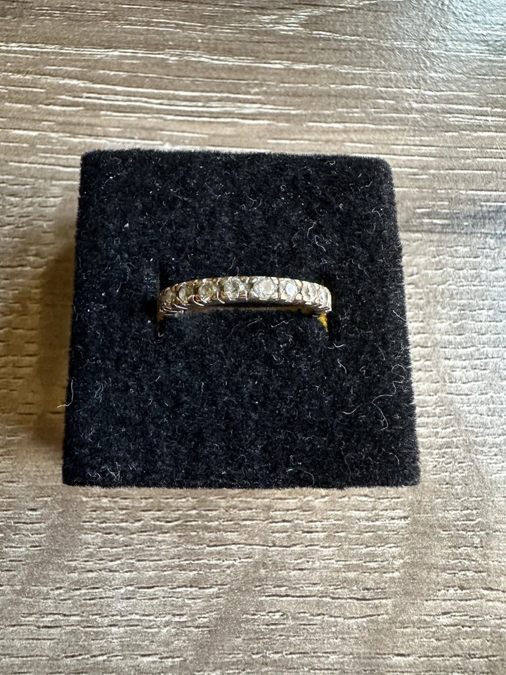 Anillo de plata de ley estampado 925 banda infinita circonita cúbica talla 6 Foto 1 de 4