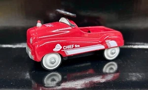 Fire Chief Die-Cast Metal 1996 Xonex Edizione da Collezione Auto a Pedali - Foto 1 di 8