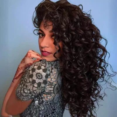 Pelucas rizadas largas de cabello sintético negro para mujer aspecto natural seguro contra el calor Foto 1 de 4