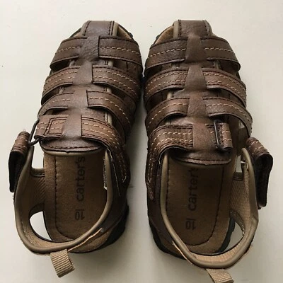 Sandálias sapatos Carter’s Little Boy tamanho 10 marrom fecho de gancho e laço - Imagem 1 de 4