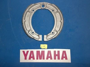 40-808 Emgo YAMAHA STREET BIKE ZAPATAS FRENO TRASERO 516* RANURADAS - Imagen 1 de 2