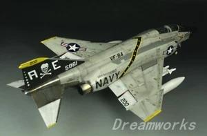 Ganador Construido 1/32 F-4J Phantom VF-84 Jolly Rogers USS Roosevelt CVA-41 - Imagen 1 de 24