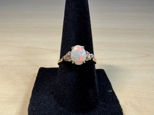 Oro giallo 14 kt con diamante naturale .12 ct e opale (molto rosso!) Anello misura 5,5 - Foto 1 di 24