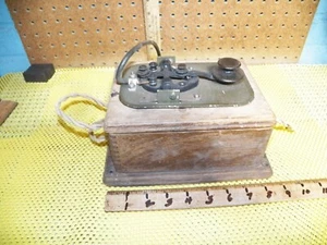 Antiker WESTERN ELEKTRISCHER Telegraphenschlüssel auf Holzkiste montiert - Bild 1 von 9