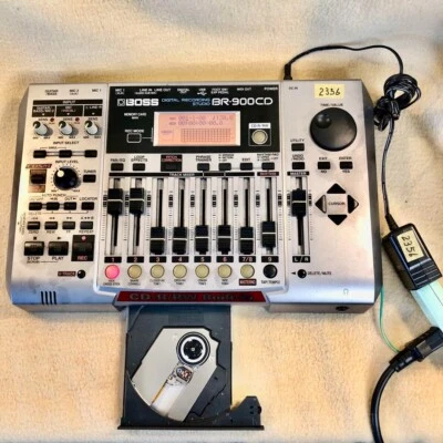 BOSS MTR BR-900CD Digital Multitrack Recorder 8-Track Studio Workstation Tested - Image 1 of 4