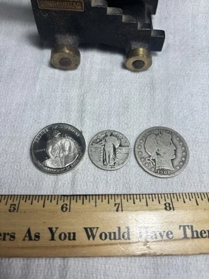 1902 BARBER HALF DOLLAR 1927 STANDING LIBERTY QUARTER 1982 COMMEM SILVER LOT - Image 1 of 4