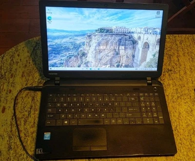 toshiba satellite c55-b5170 - Image 1 of 4