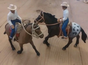 Pair of Schleich Cowboys Cowboy on Horse - Picture 1 of 3