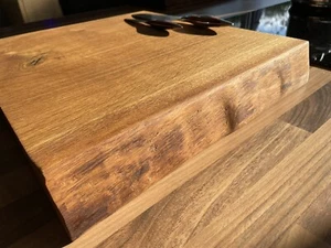 Handgefertigtes klobiges Schneide-/Servierbrett aus Eiche Hartholz mit Live Edge - Bild 1 von 7