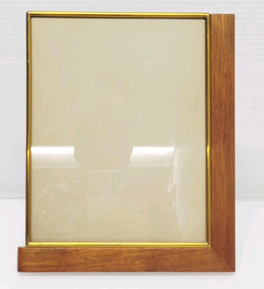 Antiguo marco de fotos vintage de madera y 1/2 metal con respaldo de terciopelo de 10,5" x 8,5" Foto 1 de 4