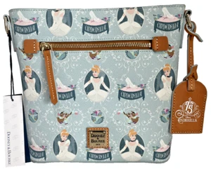 Nuevo Bolso Bandolera Dooney & Bourke Cenicienta 75 Aniversario Parques Disney - A - Imagen 1 de 6