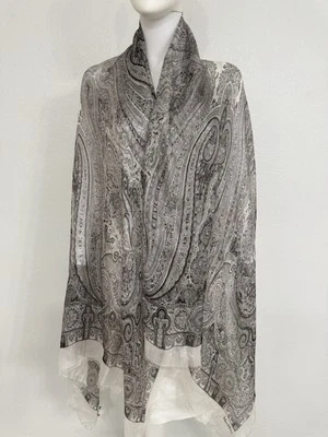 "Mantón de gasa de seda Max Mara tonos de gris con crema hecho en Italia 30"" x 80""" Foto 1 de 4