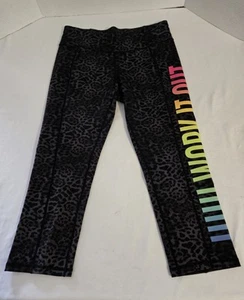 Leggings Capri Betsy Johnson "Give Love Get Love" stampa leopardata, taglia M - Foto 1 di 7