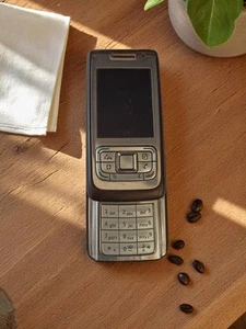 Téléphone Nokia vintage sans chargeur - Fonctionnel et authentique - Photo 1 sur 2