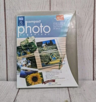 NUEVO Organizador de Fotos Compacto Portaview Púrpura con Estuche para 72 - PAQUETE MANCHADO Foto 1 de 4