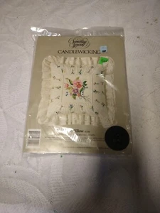 Candamar Something Special Candlewicking Stamped Floral Pillow Kit New Vintage - Picture 1 of 2