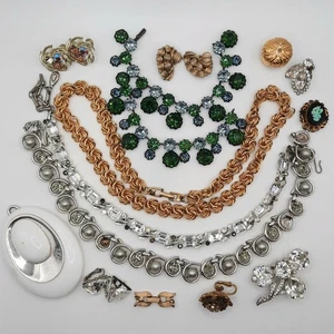 Parts/Repair SIGNED VTG Jewelry Lot Schreiner Trifari Coro Lisner Mazer Napier - Picture 1 of 17