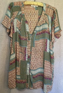 Top Rose & Olive Plus Talla 2X Floral Patchwork Ligero Elastizado S/S Usado en Excelente Condición - Imagen 1 de 5