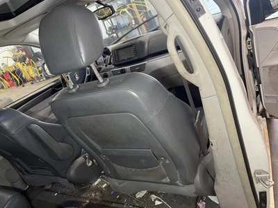 Asiento delantero derecho usado se adapta a: Volkswagen Routan 2009 canastilla sin bolsa de aire manu Foto 1 de 4