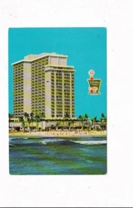 VTG. WAIKIKI, HAWAII HOLIDAY INN POST CARD - Picture 1 of 2