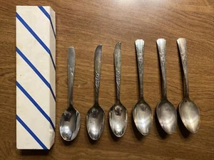 Vintage Lot of 6 Spoons w/ Box Debonair Rogers Oneida Wallace Silver Plate C16 - Picture 1 of 12