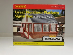 Hornby Skaledale OO Gauge R9634 Great Northern Platform Signal Box - Picture 1 of 6