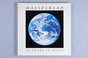 Libro de cámara Hasselblad "Hasselblad 30 años en el espacio" de Taiwán - Imagen 1 de 5