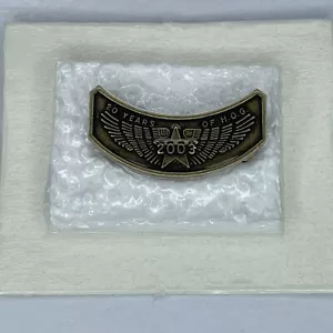 HOG Harley-Davidson Owners Group 20 Años de H.O.G 2003 Chaqueta Solapa Sombrero Prendedor Nuevo - Imagen 1 de 4