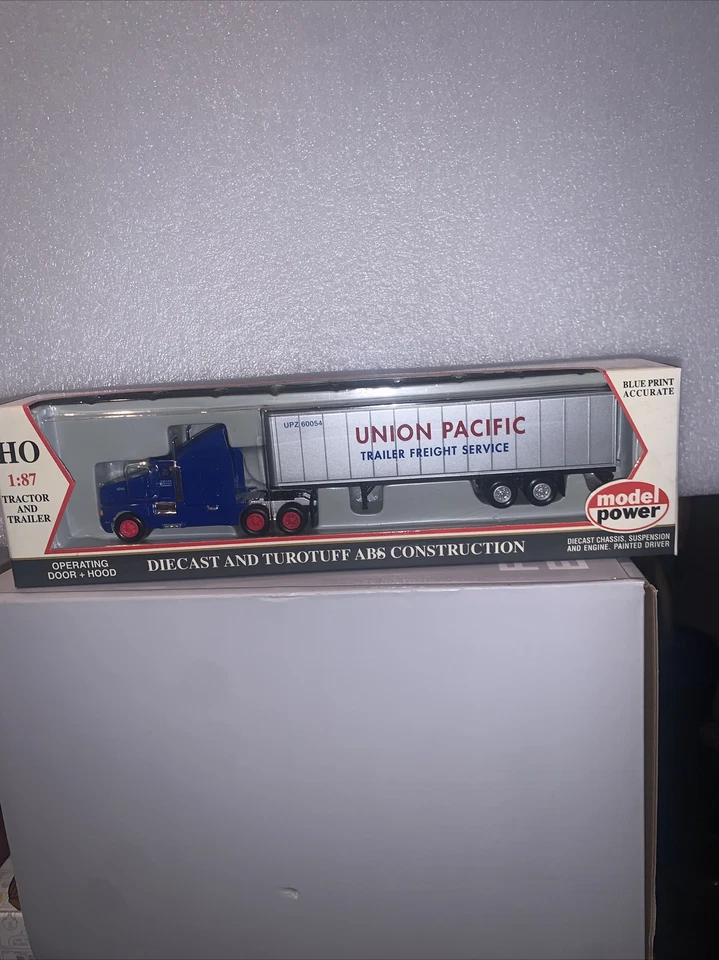 Ho Scale Diecast Union Pacific Tractor Trailer - Image 1 of 1