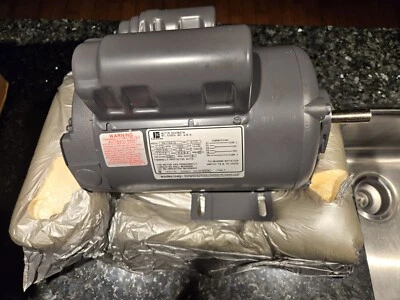 Emerson Motor R611051A 1-1/2 hp 220-240v 1425 Rpm - Image 1 of 4