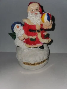 NATALE CARILLON VINTAGE PORCELLANA WIND-UP / "BABBO NATALE STA ARRIVANDO IN CITTÀ" - Foto 1 di 3