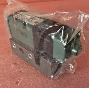 Numatics 152SA431O000030 Solenoid Valve 228-690B - Picture 1 of 9