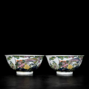 Ein Paar chinesische Emaille Farbe Porzellan handbemalt Phönix Spiel Pfingstrose Schale 5892 - Bild 1 von 9