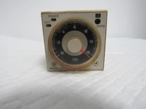 OMRON H3CR TIMER W/ BASE - Picture 1 of 8