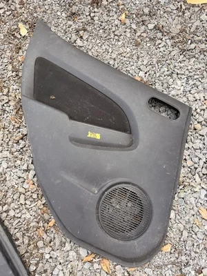 Panel de moldura de puerta trasero izquierdo OEM Mazda2 2 2011-2014 DR61-68-561 Foto 1 de 4