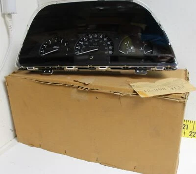 Nuevo cuadro de instrumentos OEM GM 8-94378294-3 1990-93 Chevrolet Geo Storm (SVM129) Foto 1 de 4