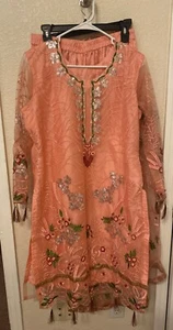 Pakistani Salwar Kameeze - Medium - Picture 1 of 4