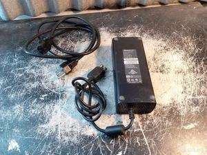 Genuine Microsoft Power Supply - AC Adapter Model CPA09-010A - Bild 1 von 4